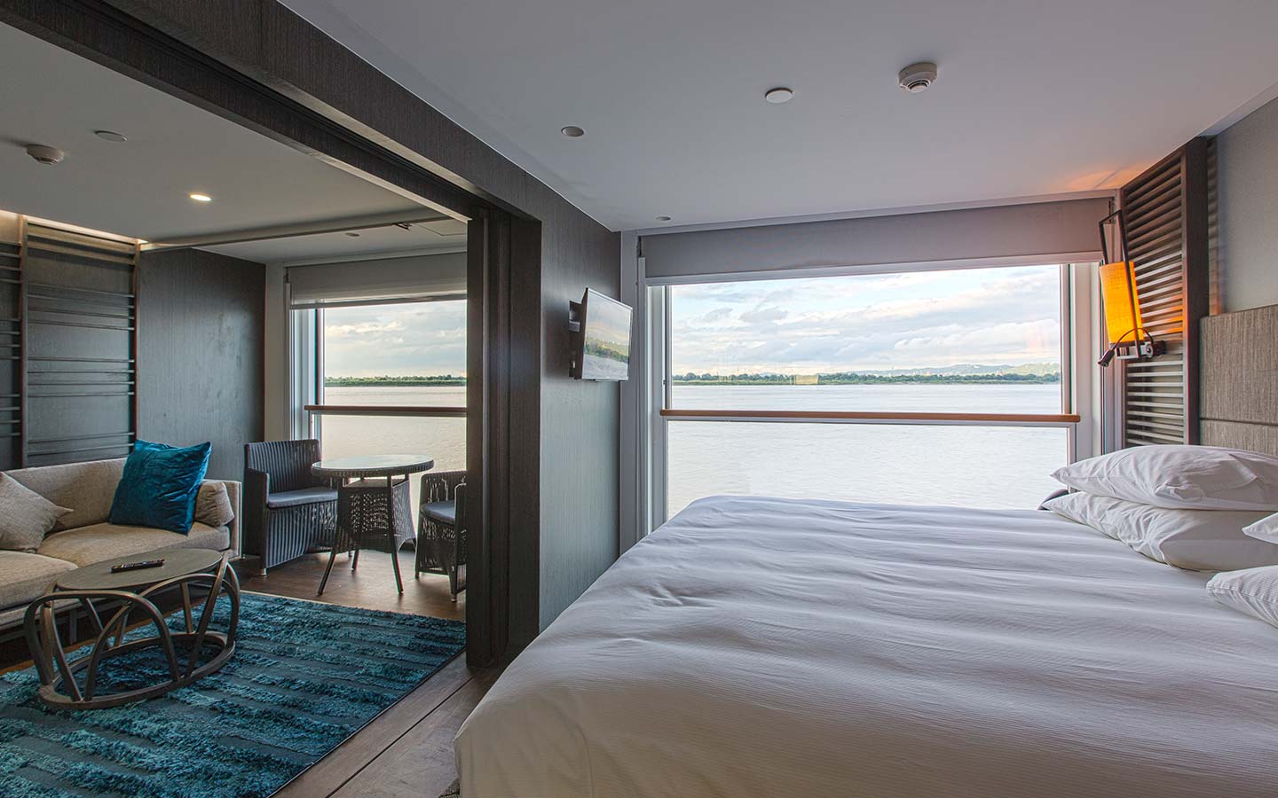 Deluxe suite.jpg